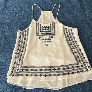 Sweet Journey Size L - White tank blue embroidered design